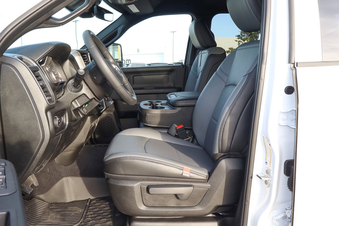 2026 RAM 3500 Tradesman 4x4 Crew Cab 8' Box