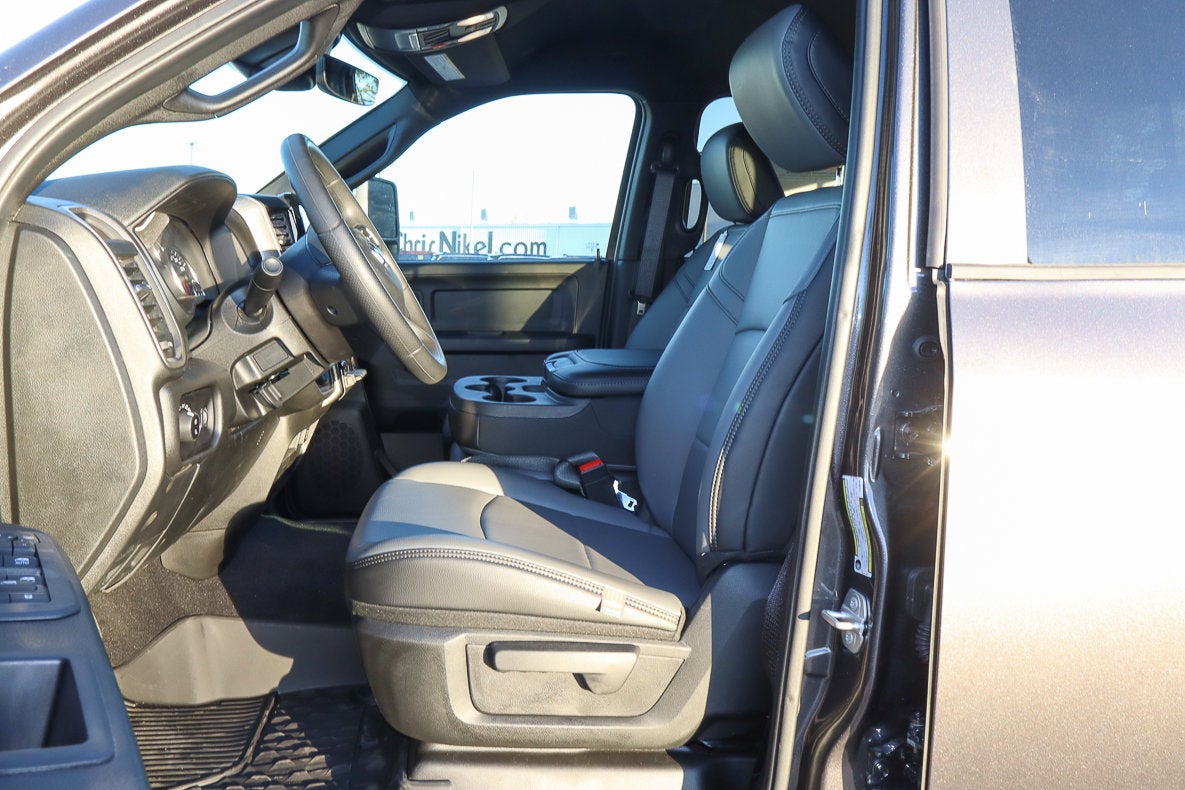 2026 RAM 3500 Tradesman 4x4 Crew Cab 8' Box