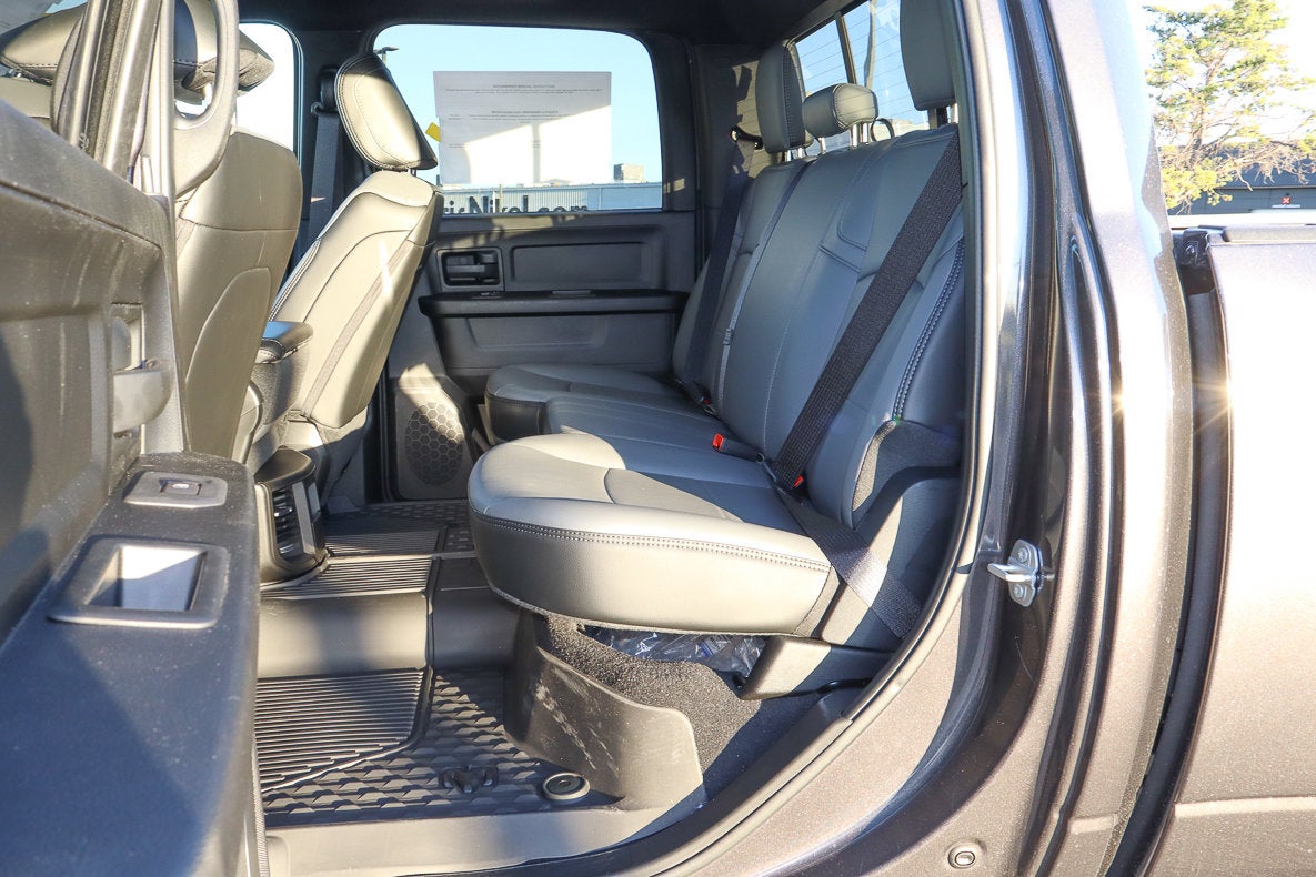 2026 RAM 3500 Tradesman 4x4 Crew Cab 8' Box