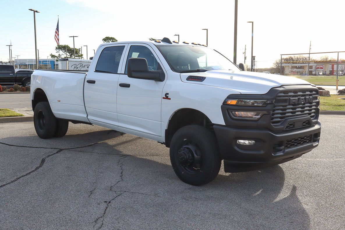 2026 RAM 3500 Tradesman 4x4 Crew Cab 8' Box