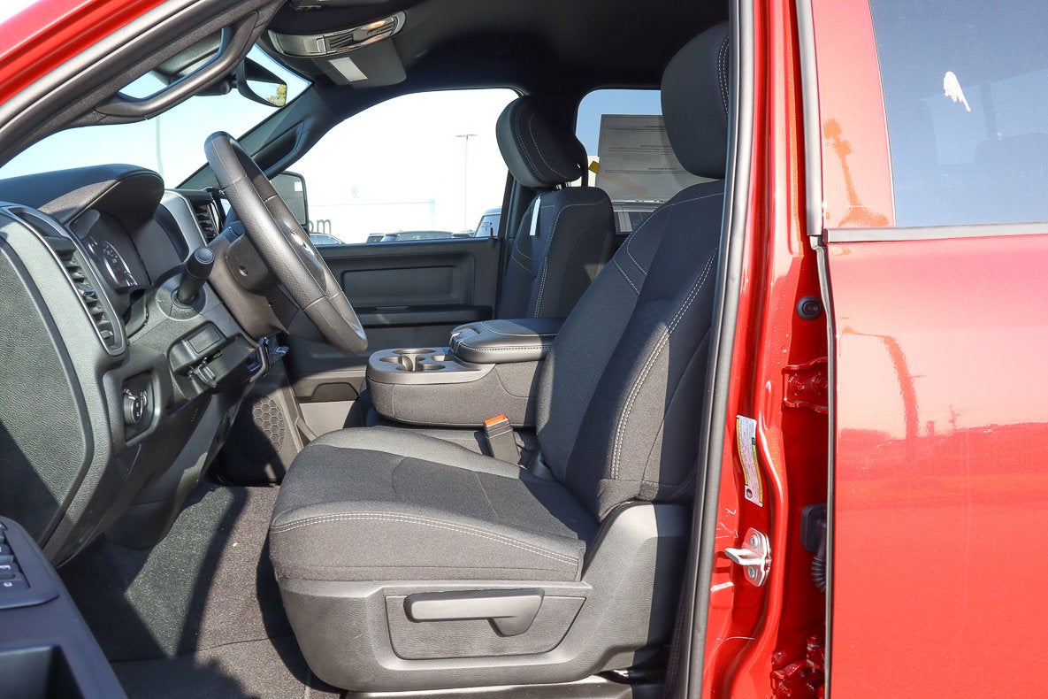 2026 RAM 3500 Tradesman 4x4 Crew Cab 8' Box