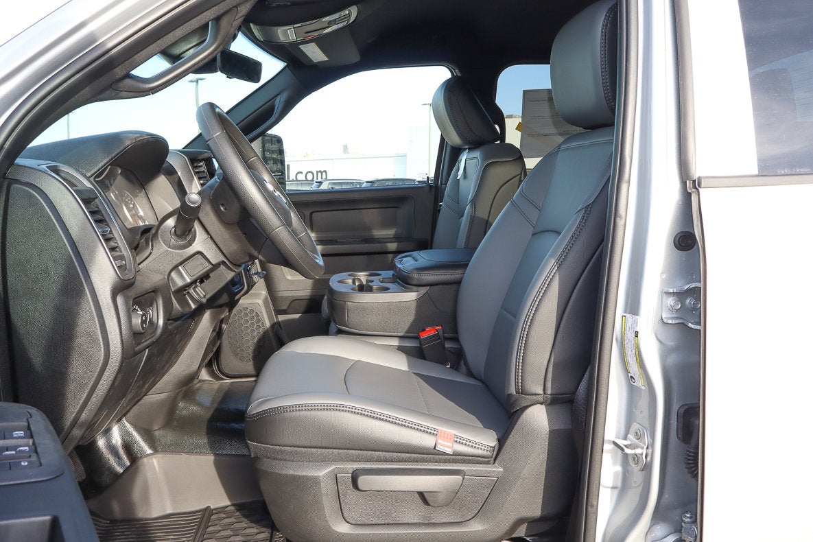 2026 RAM 3500 Tradesman 4x4 Crew Cab 8' Box