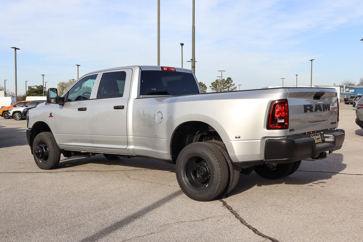 2026 RAM 3500 Tradesman 4x4 Crew Cab 8' Box