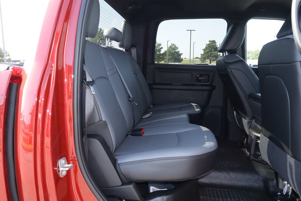 2027 RAM 3500 Tradesman 4x4 Crew Cab 8' Box
