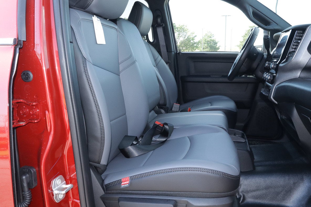 2027 RAM 3500 Tradesman 4x4 Crew Cab 8' Box
