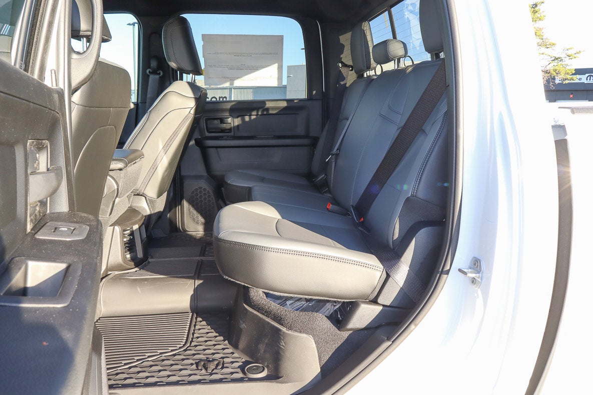 2026 RAM 3500 Tradesman 4x4 Crew Cab 8' Box