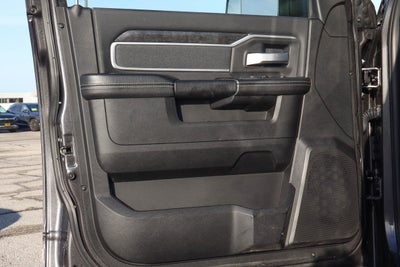 2021 RAM 3500 Big Horn 4x4 Crew Cab 8' Box