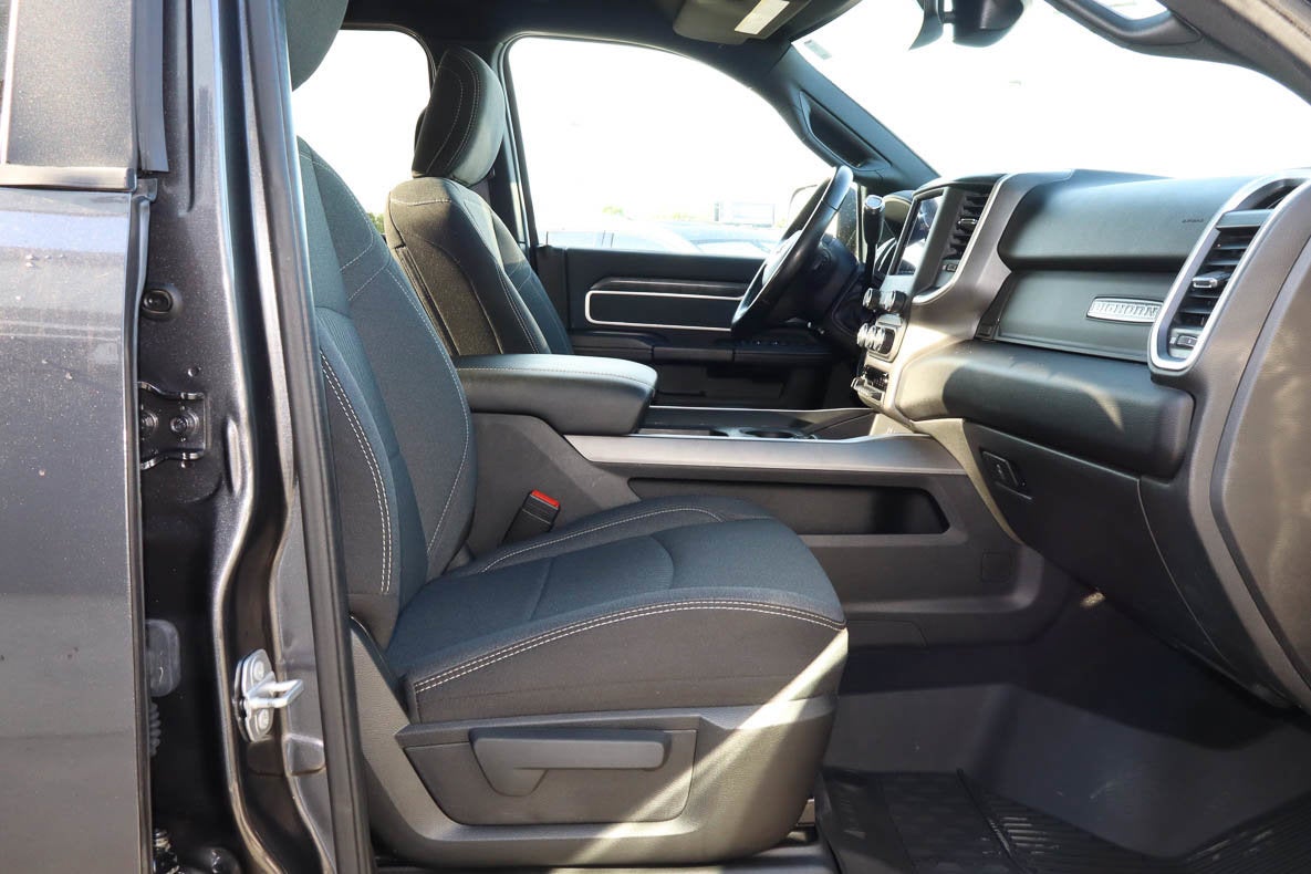 2021 RAM 3500 Big Horn 4x4 Crew Cab 8' Box