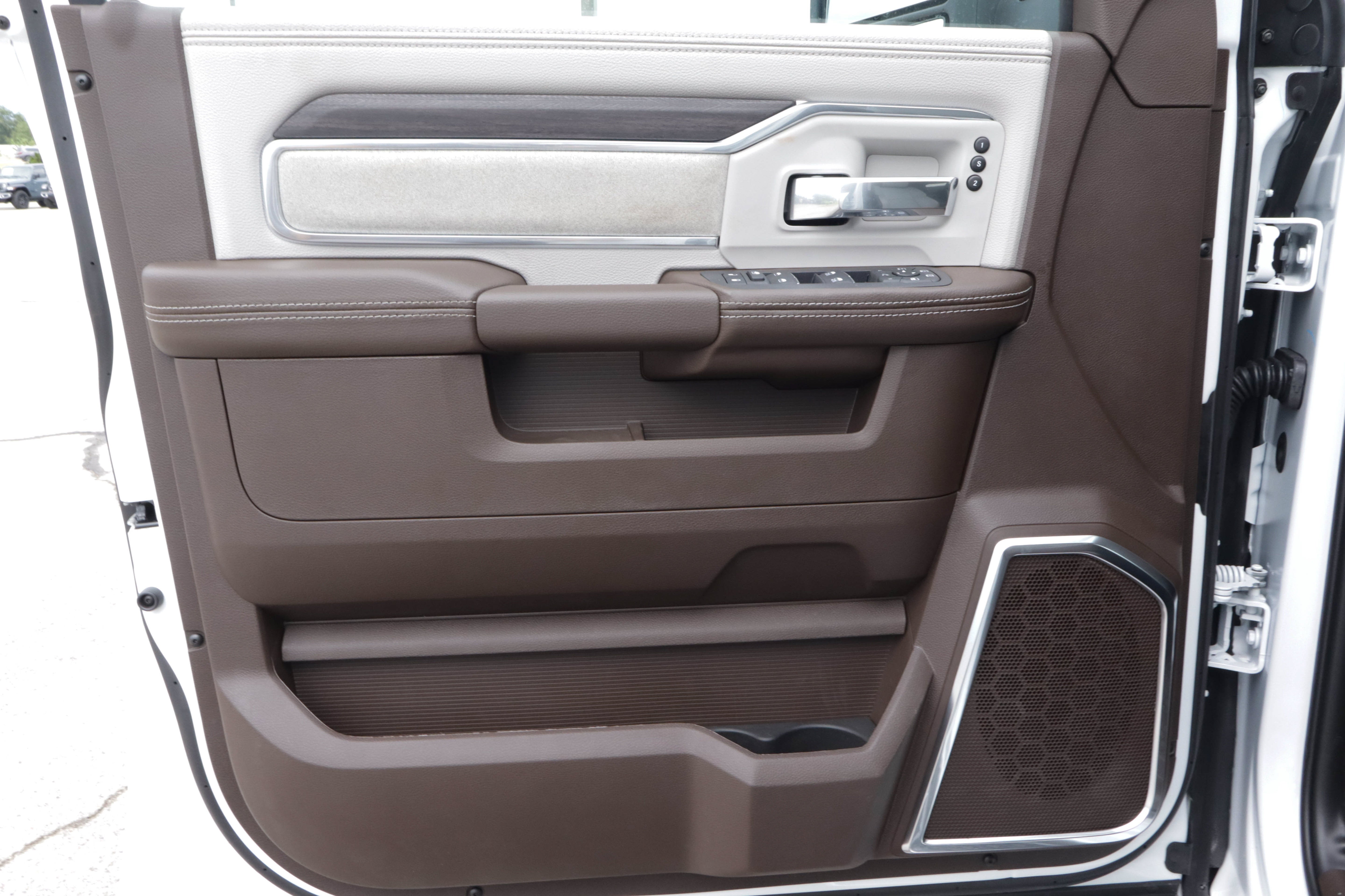 2027 RAM 3500 Laramie 4x4 Crew Cab 8' Box