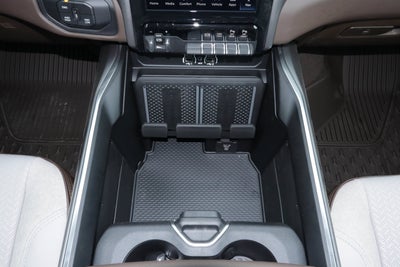 2027 RAM 3500 Laramie 4x4 Crew Cab 8' Box