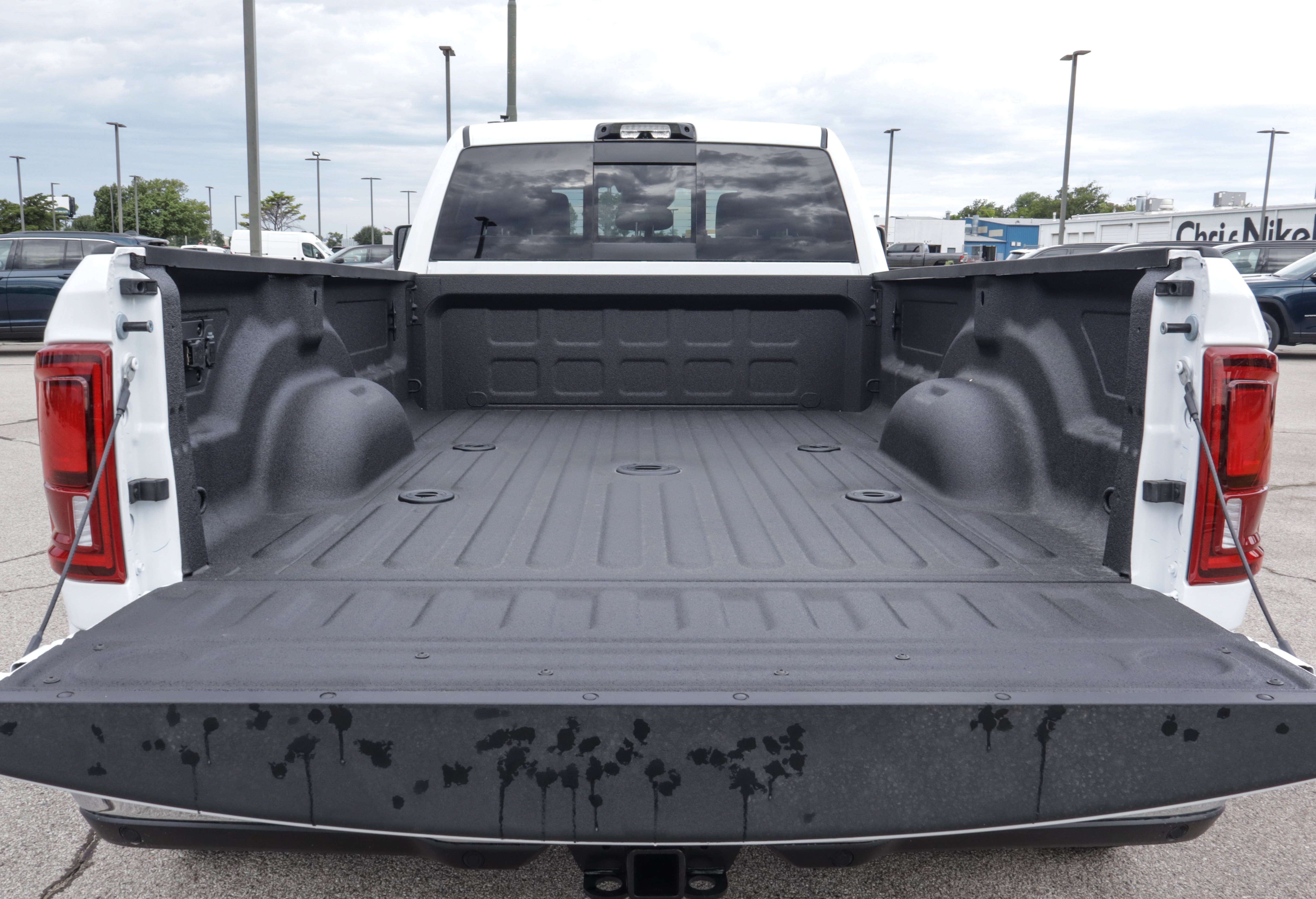2027 RAM 3500 Laramie 4x4 Crew Cab 8' Box