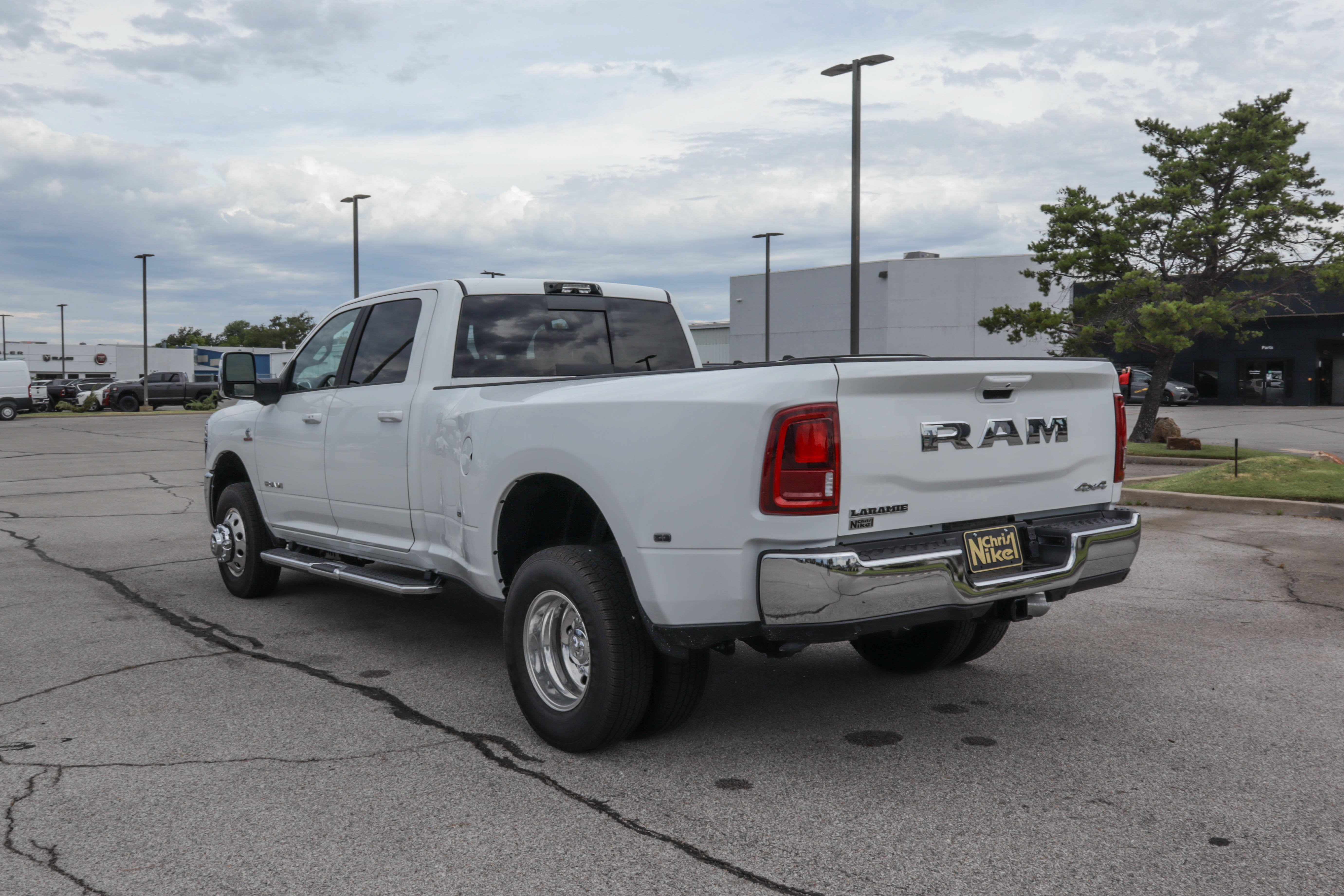 2027 RAM 3500 Laramie 4x4 Crew Cab 8' Box