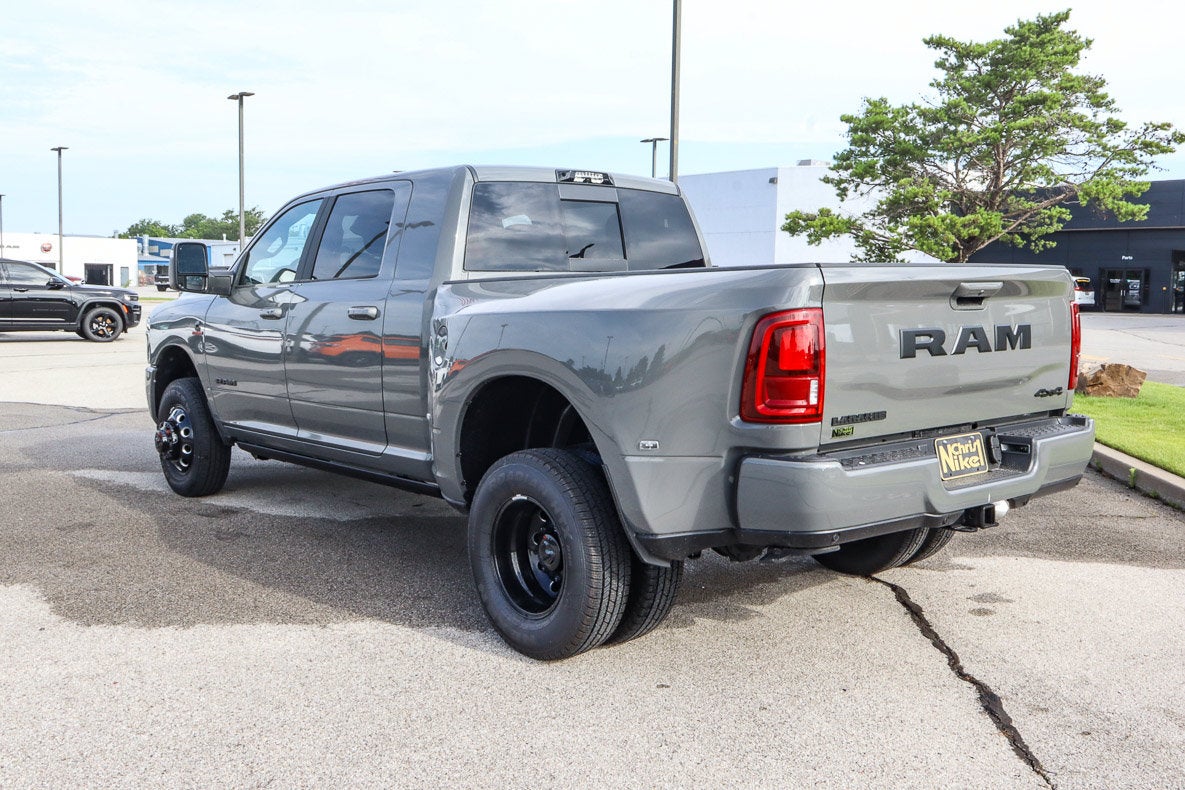 2026 RAM 3500 Laramie 4x4 Mega Cab 6'4 Box