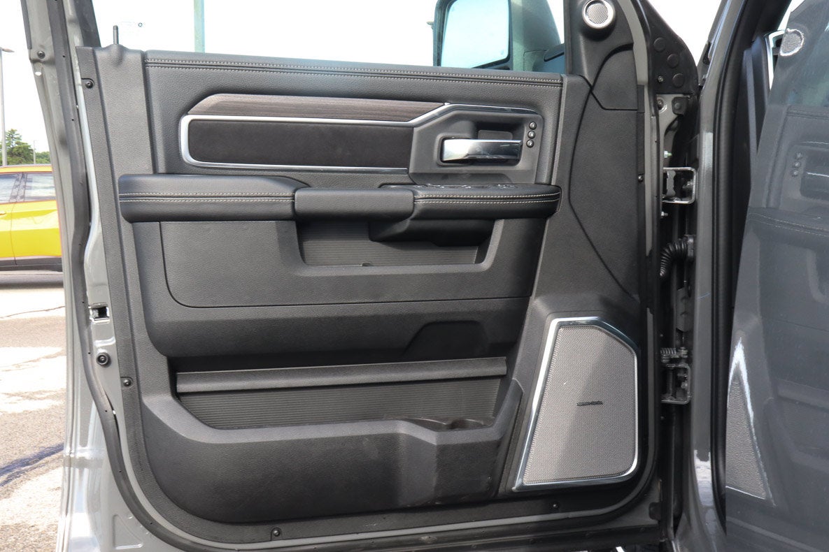 2026 RAM 3500 Laramie 4x4 Mega Cab 6'4 Box