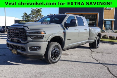2026 RAM 3500 Limited 4x4 Mega Cab 6'4 Box