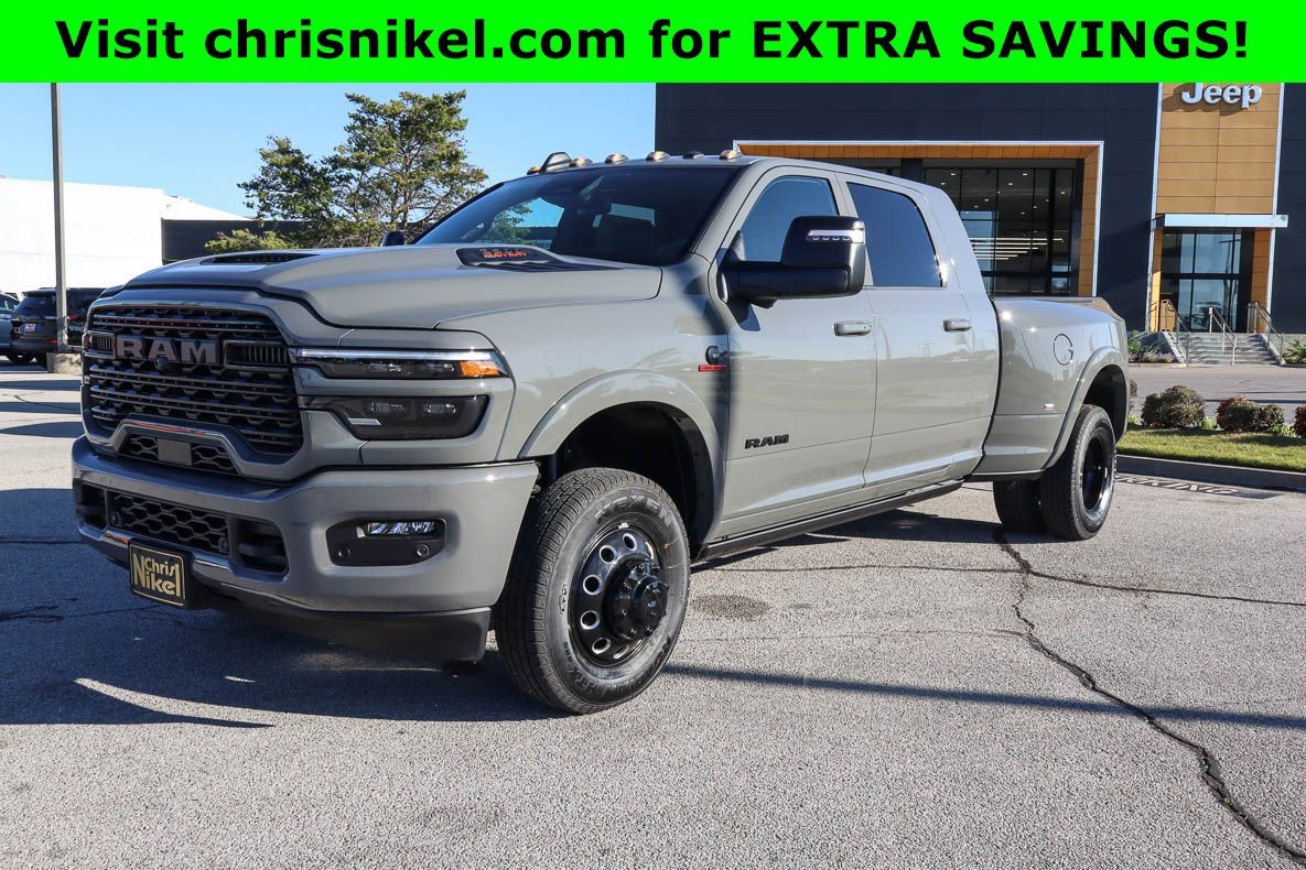 2026 RAM 3500 Limited 4x4 Mega Cab 6'4 Box