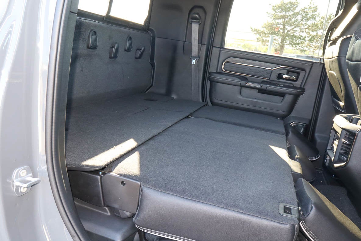 2026 RAM 3500 Limited 4x4 Mega Cab 6'4 Box