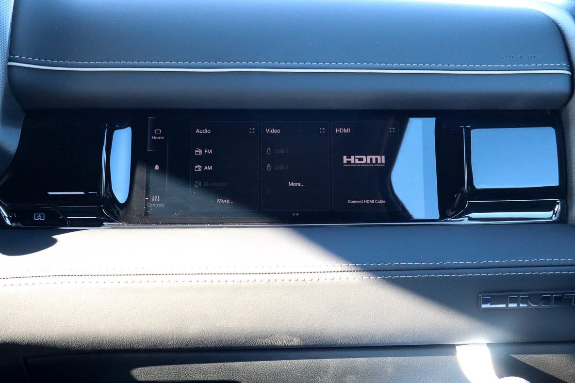 2026 RAM 3500 Limited 4x4 Mega Cab 6'4 Box