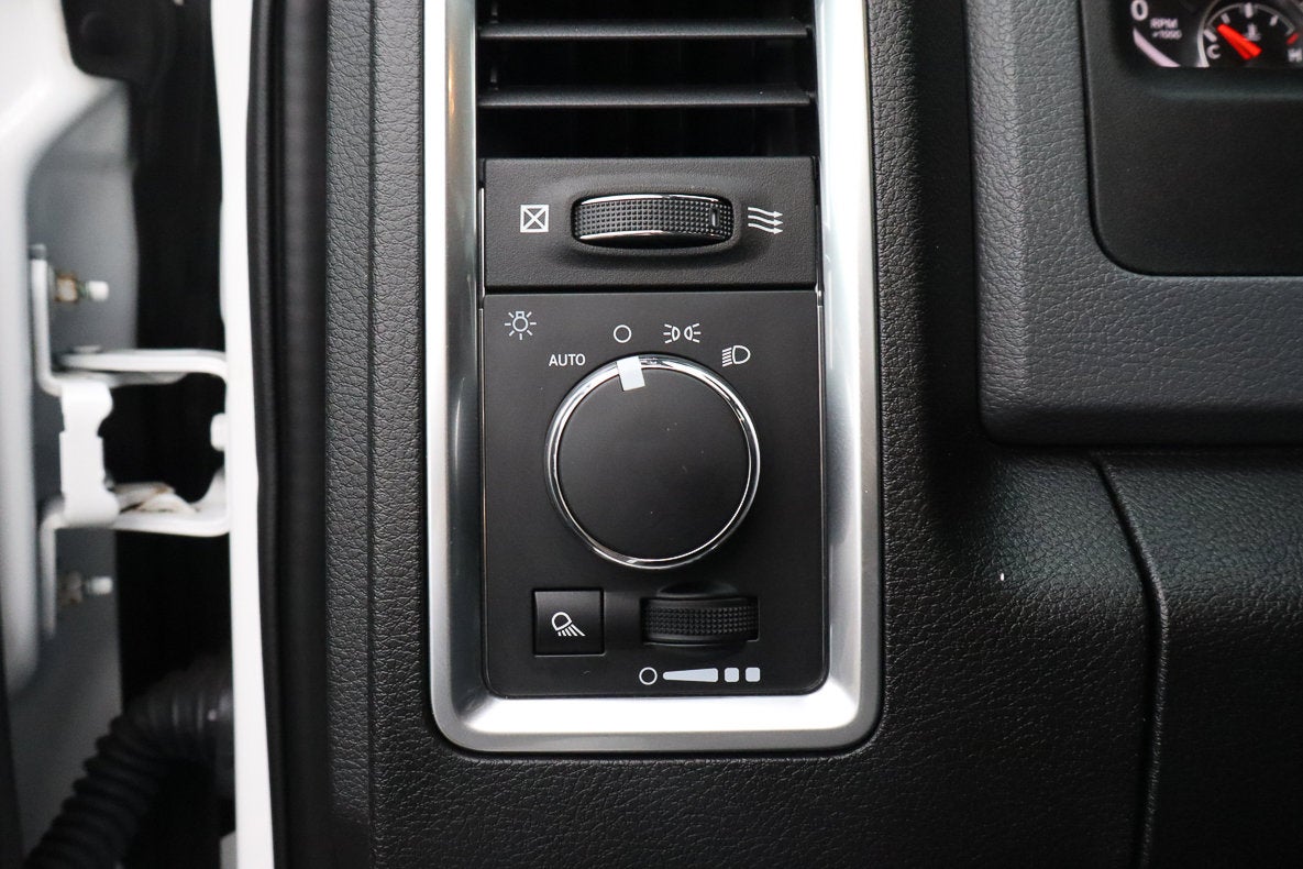 2020 RAM 1500 Classic SLT 4x4 Reg Cab 8' Box