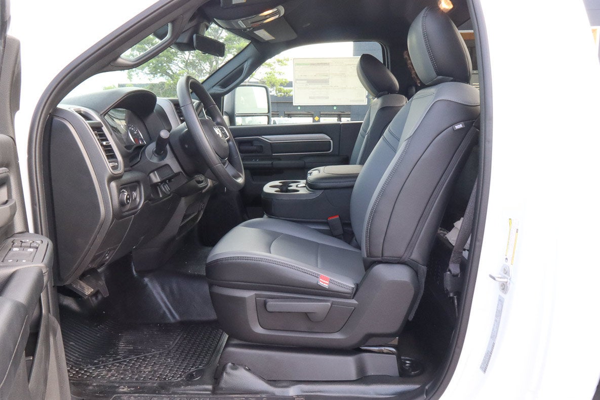 2026 RAM 2500 Tradesman 4x4 Reg Cab 8' Box