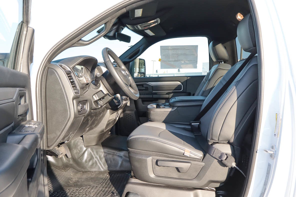 2027 RAM 2500 Tradesman 4x4 Reg Cab 8' Box