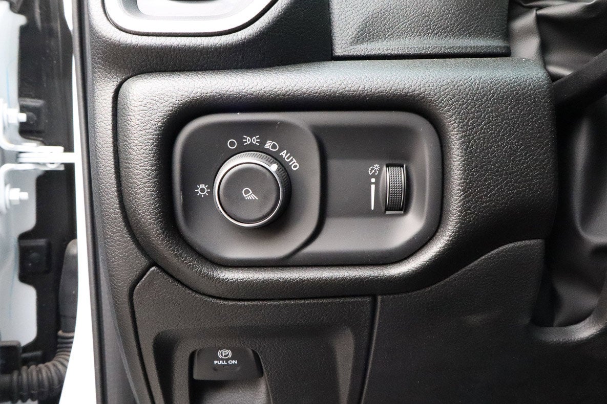 2026 RAM 1500 Tradesman 4x2 Crew Cab 5'7 Box