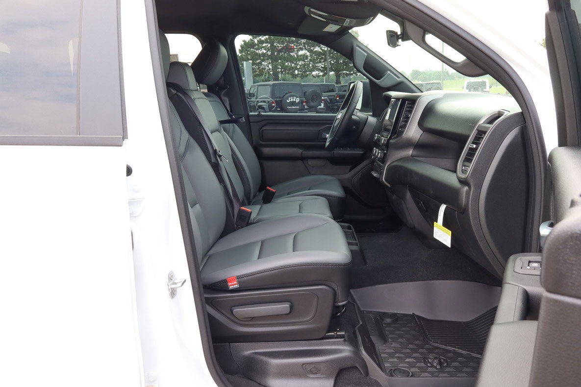 2026 RAM 1500 Tradesman 4x2 Crew Cab 5'7 Box