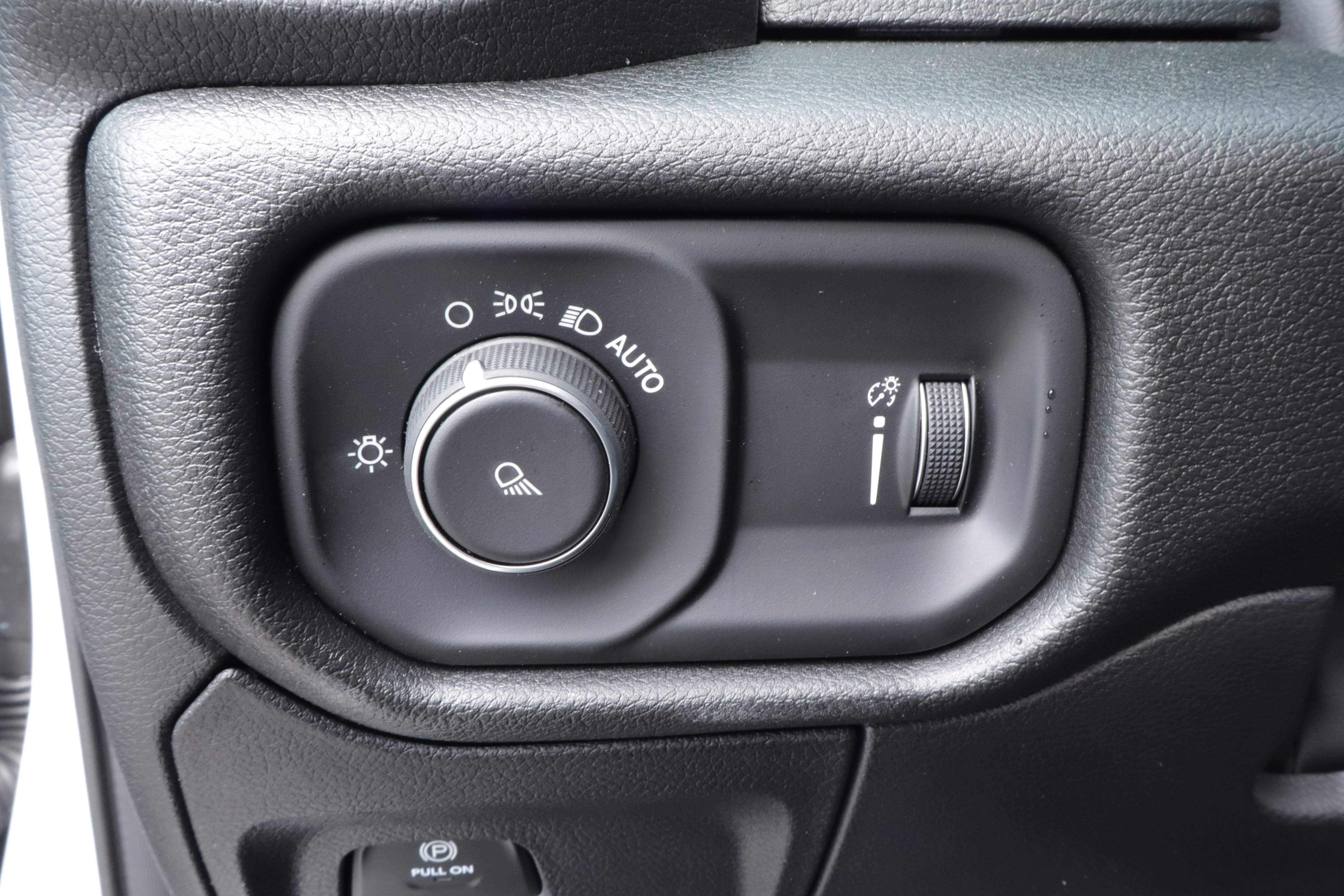 2026 RAM 1500 Tradesman 4x2 Crew Cab 5'7 Box