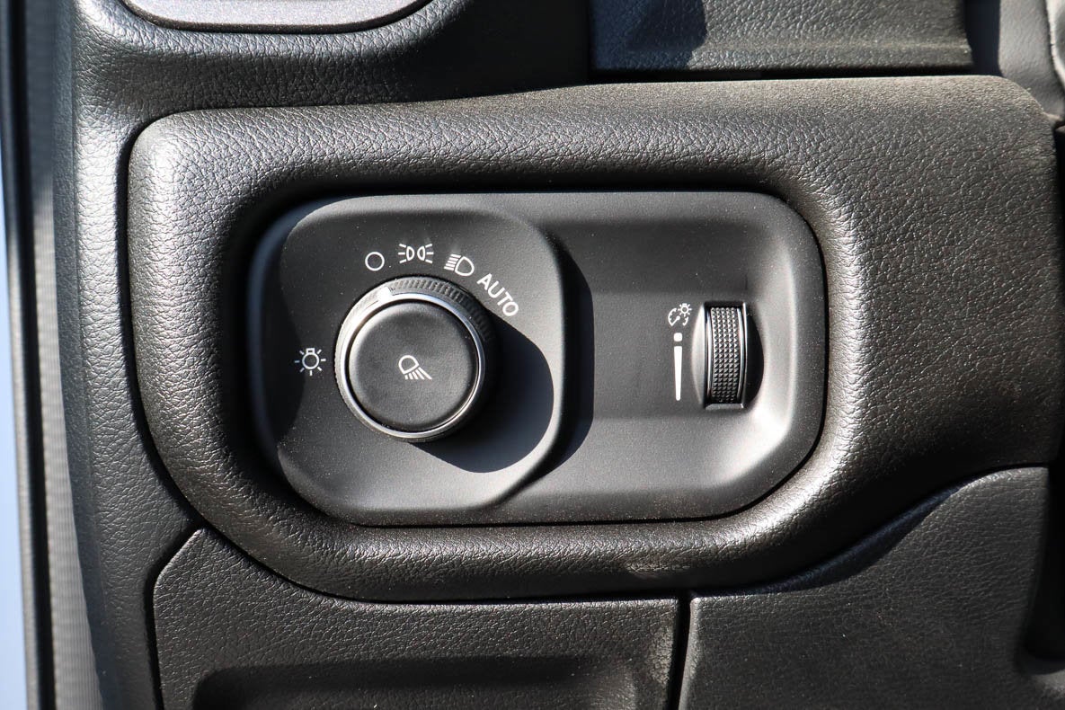 2026 RAM 1500 Tradesman 4x4 Crew Cab 5'7 Box