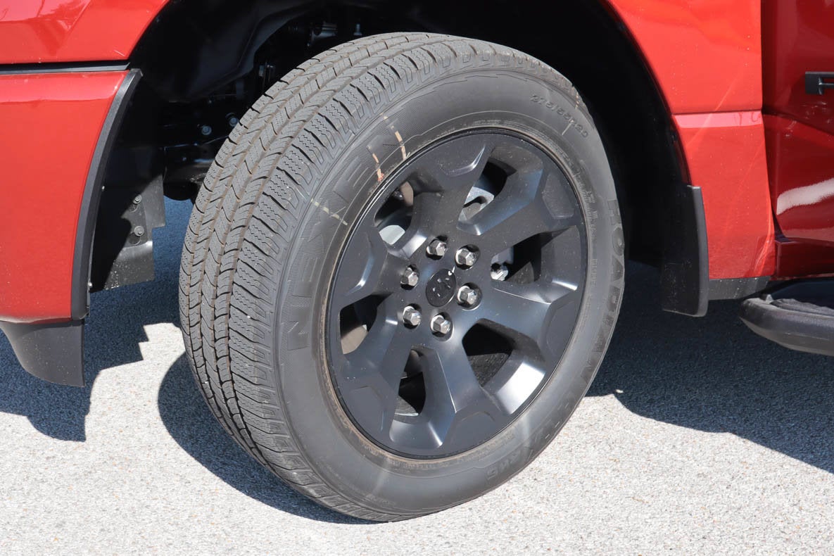 2026 RAM 1500 Express 4x4 Crew Cab 5'7 Box