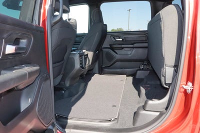 2026 RAM 1500 Express 4x4 Crew Cab 5'7 Box