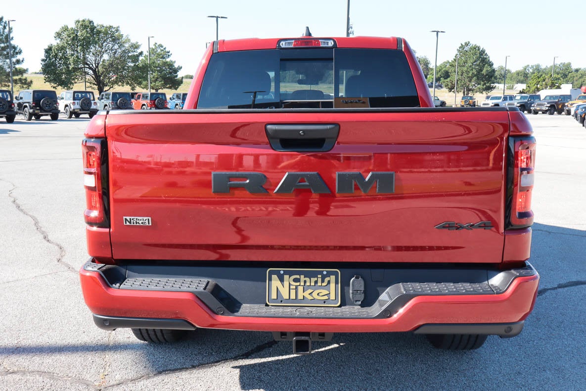 2026 RAM 1500 Express 4x4 Crew Cab 5'7 Box