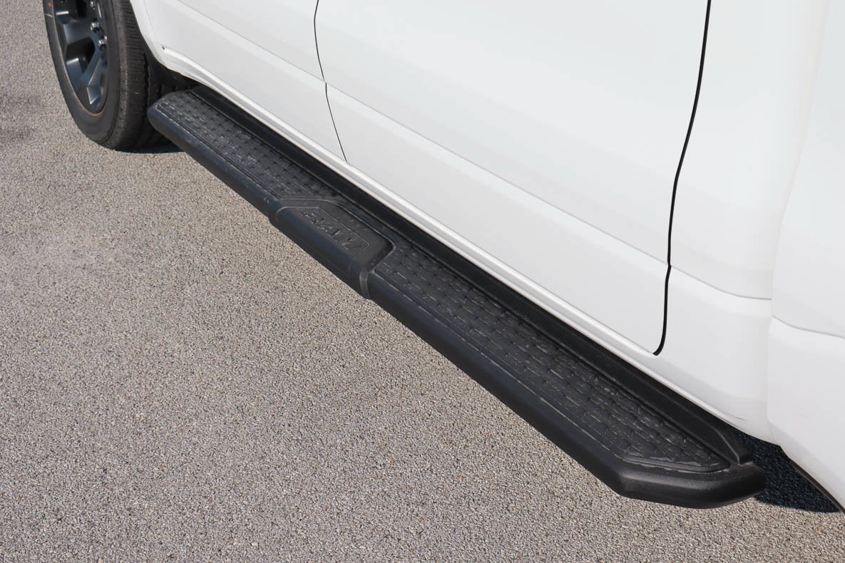 2026 RAM 1500 Express 4x4 Crew Cab 5'7 Box