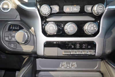 2026 RAM 1500 Express 4x4 Crew Cab 5'7 Box