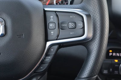 2026 RAM 1500 Express 4x4 Crew Cab 5'7 Box