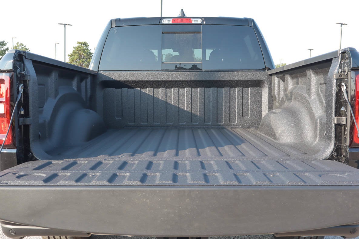 2026 RAM 1500 Express 4x4 Crew Cab 5'7 Box