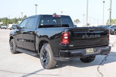 2026 RAM 1500 Express 4x4 Crew Cab 5'7 Box