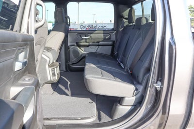 2026 RAM 1500 Express 4x4 Crew Cab 5'7 Box