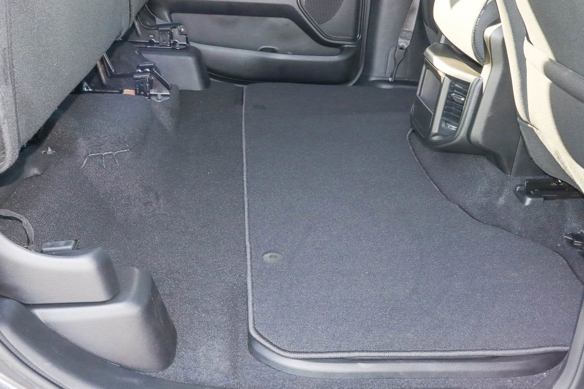 2026 RAM 1500 Express 4x4 Crew Cab 5'7 Box