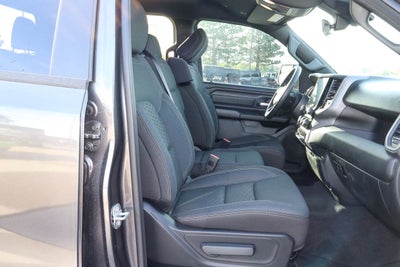2026 RAM 1500 Express 4x4 Crew Cab 5'7 Box