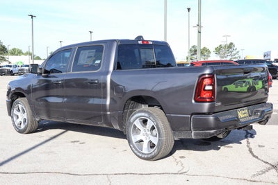 2026 RAM 1500 Express 4x4 Crew Cab 5'7 Box