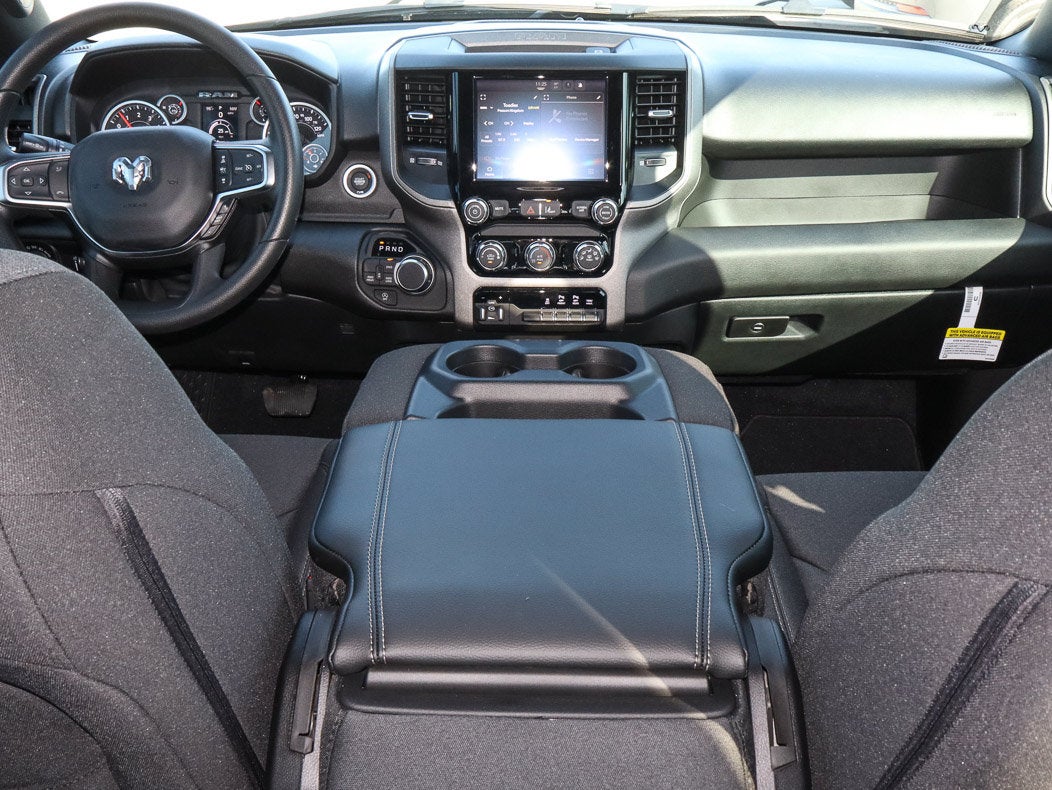 2026 RAM 1500 Express 4x4 Crew Cab 5'7 Box