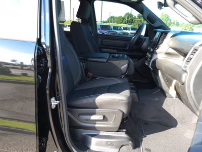 2026 RAM 1500 Express 4x4 Crew Cab 5'7 Box