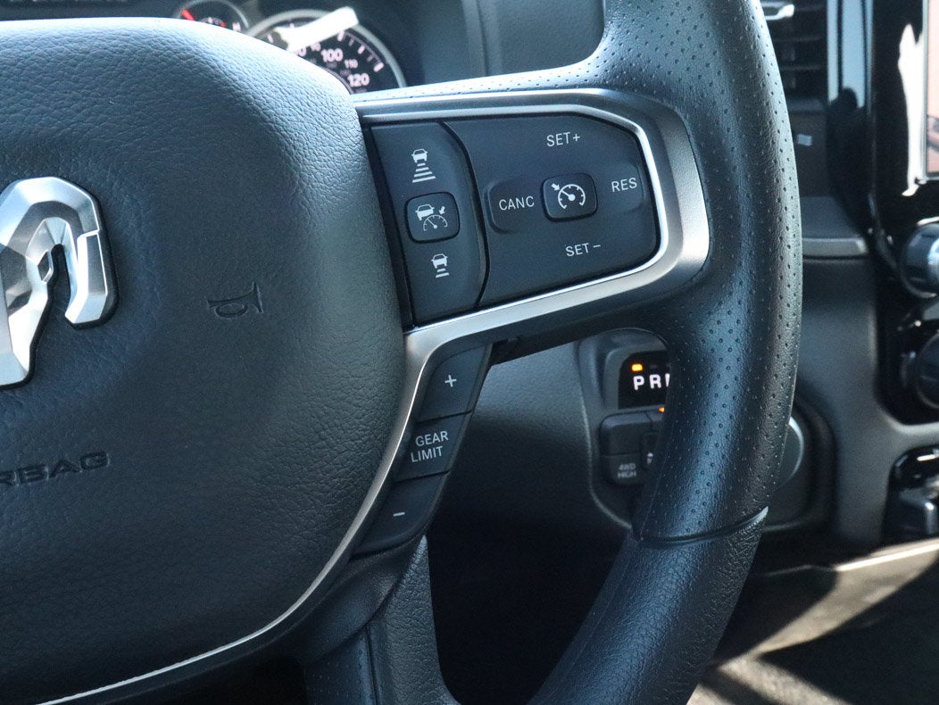 2026 RAM 1500 Express 4x4 Crew Cab 5'7 Box