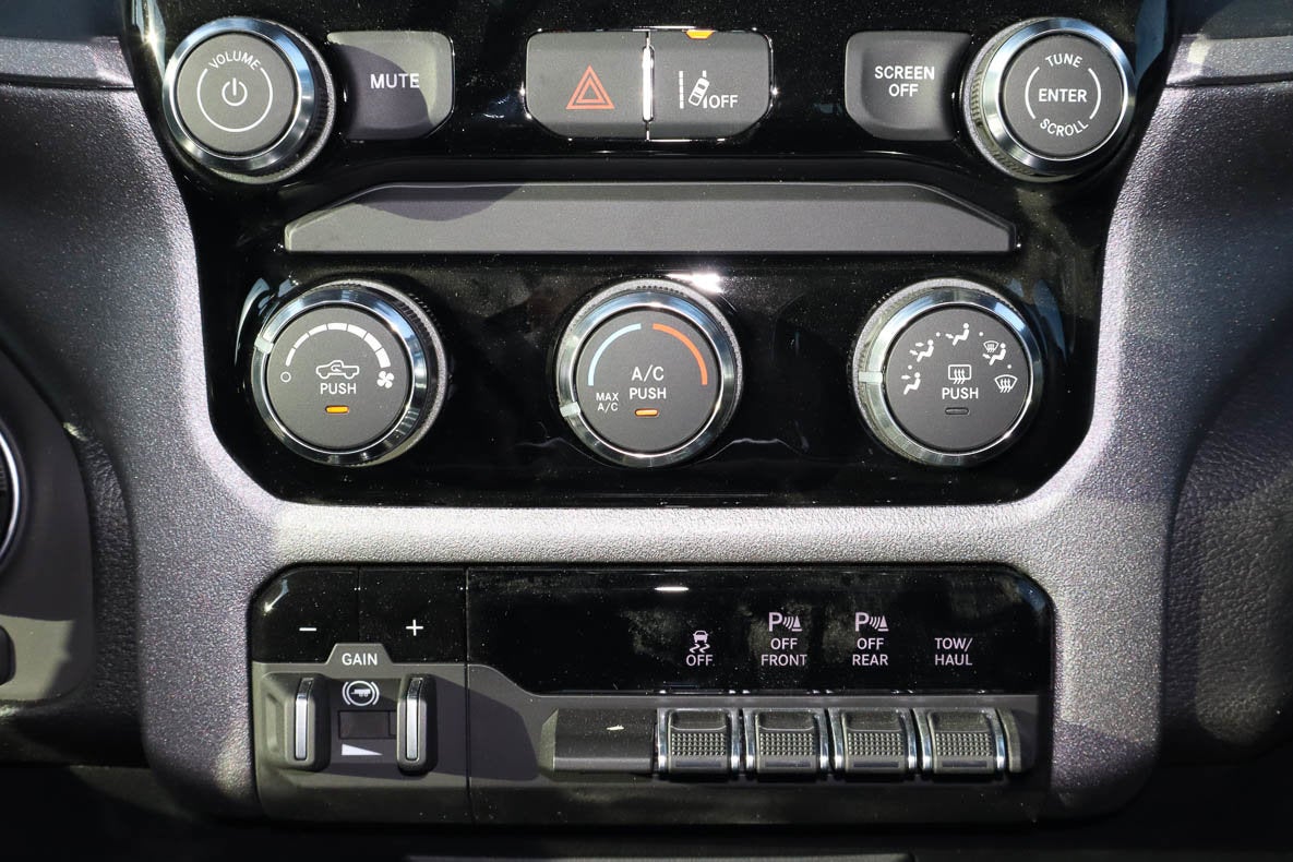 2026 RAM 1500 Warlock 4x4 Crew Cab 5'7 Box