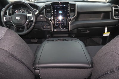 2026 RAM 2500 Black Express 4x4 Crew Cab 6'4 Box