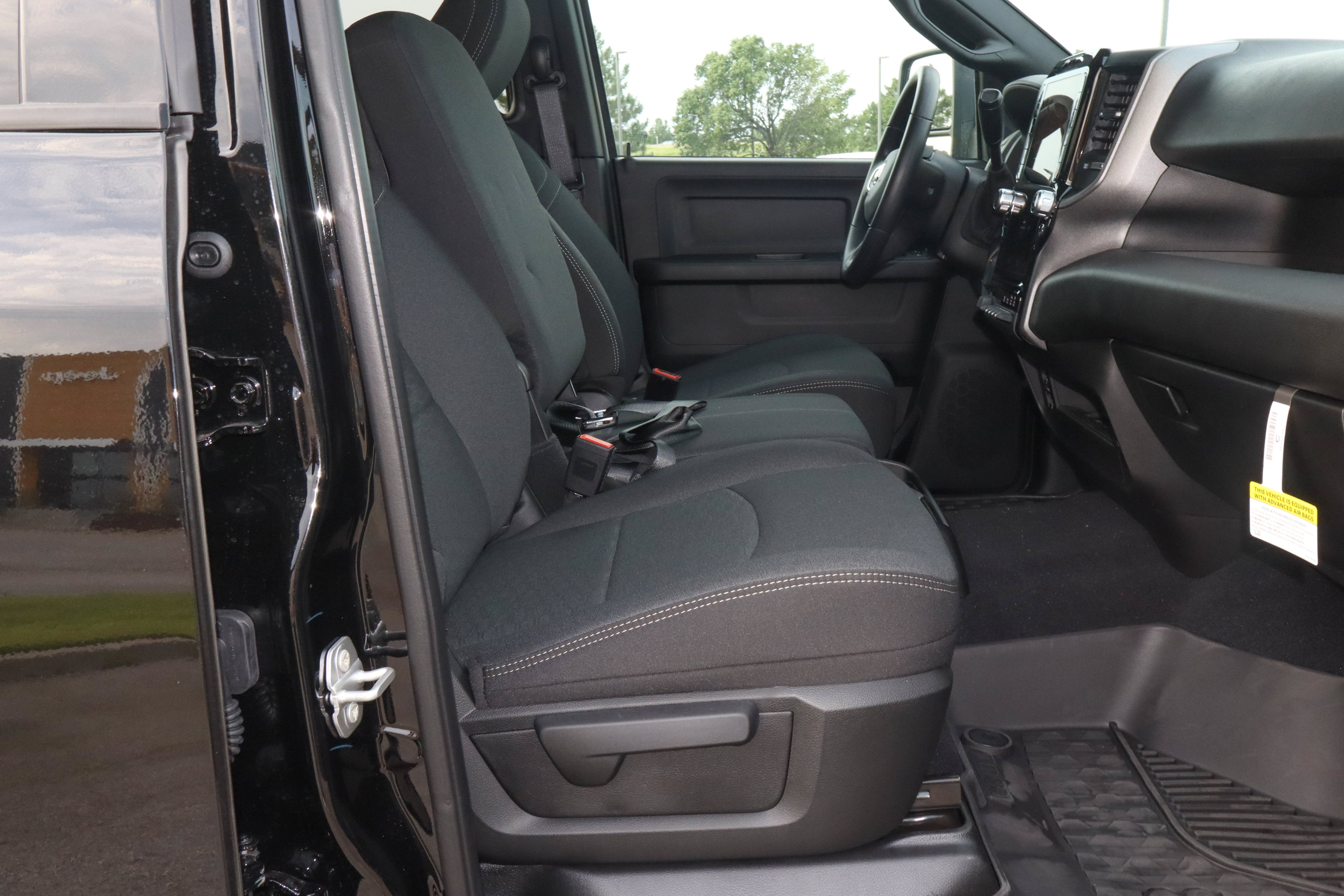 2026 RAM 2500 Black Express 4x4 Crew Cab 6'4 Box