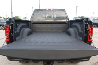 2026 RAM 2500 Black Express 4x4 Crew Cab 6'4 Box