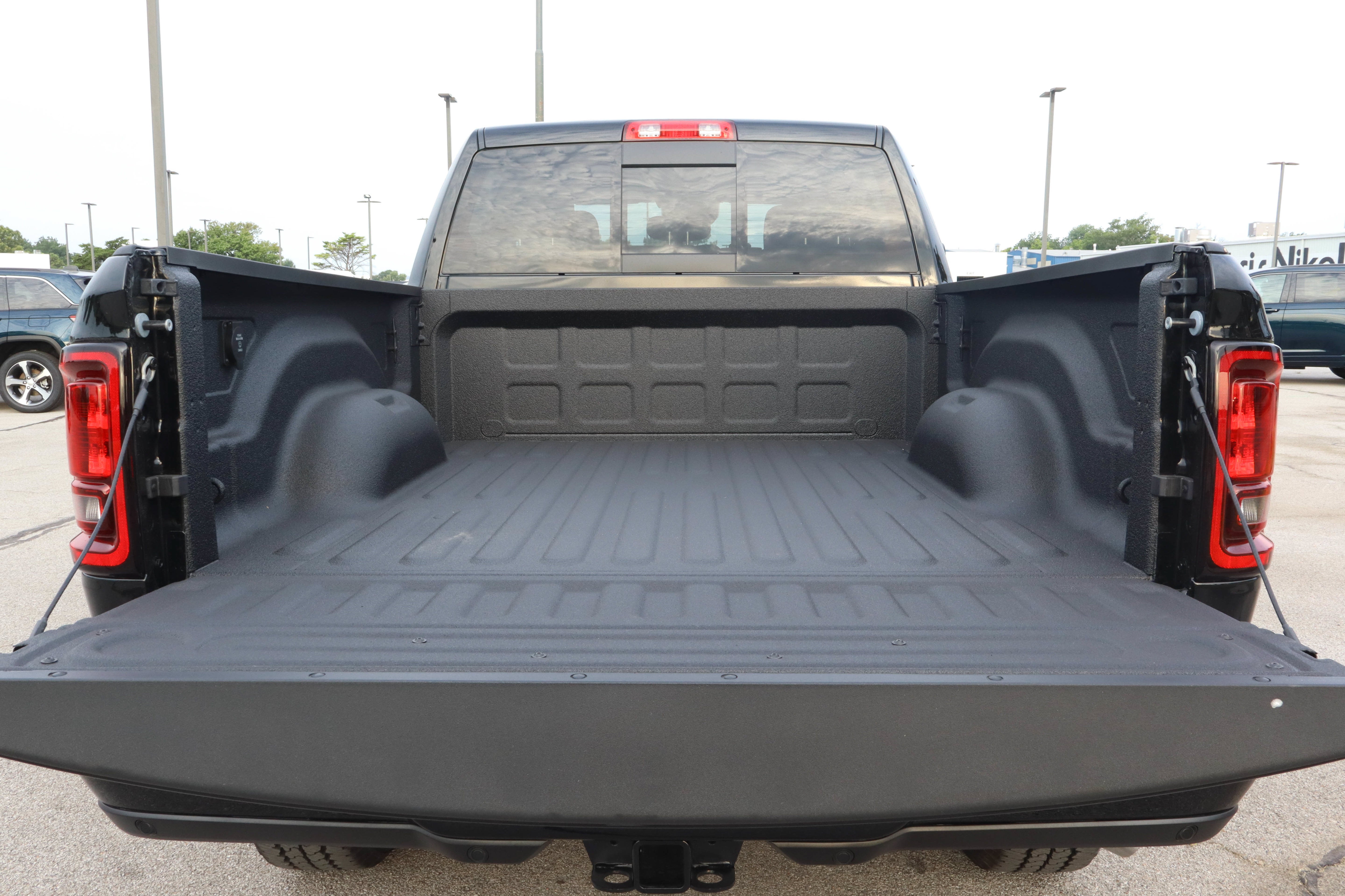 2026 RAM 2500 Black Express 4x4 Crew Cab 6'4 Box