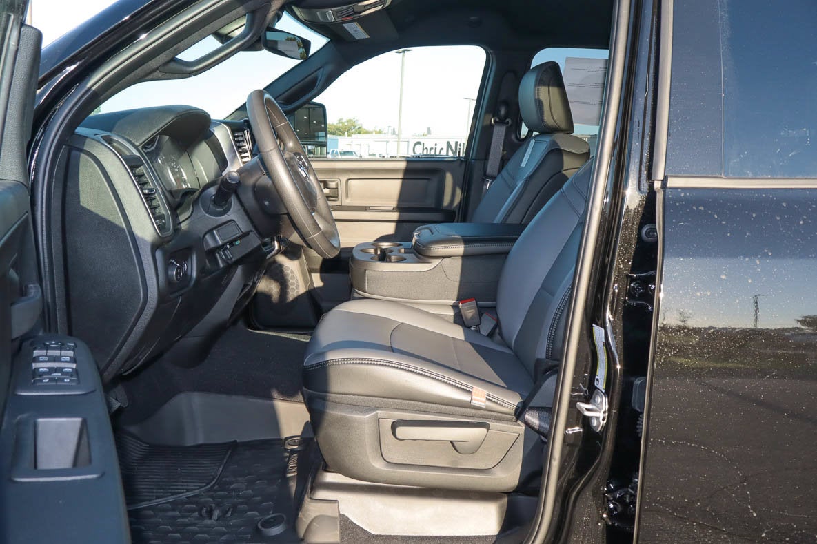 2027 RAM 2500 Tradesman 4x4 Crew Cab 6'4 Box
